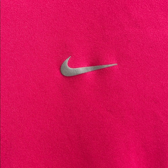Women’s Nike Dri-FIT Miler T-Shirt - Picture 2 of 4